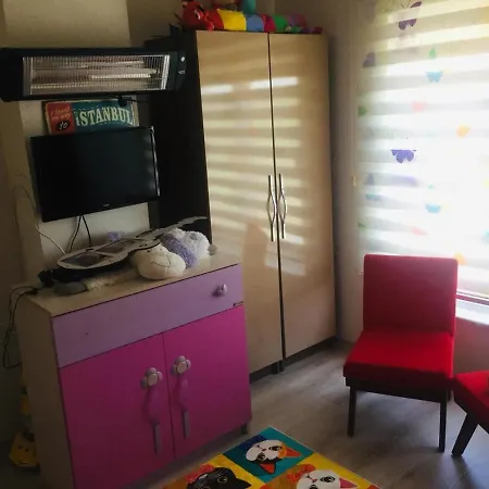 Nili Airport Villa